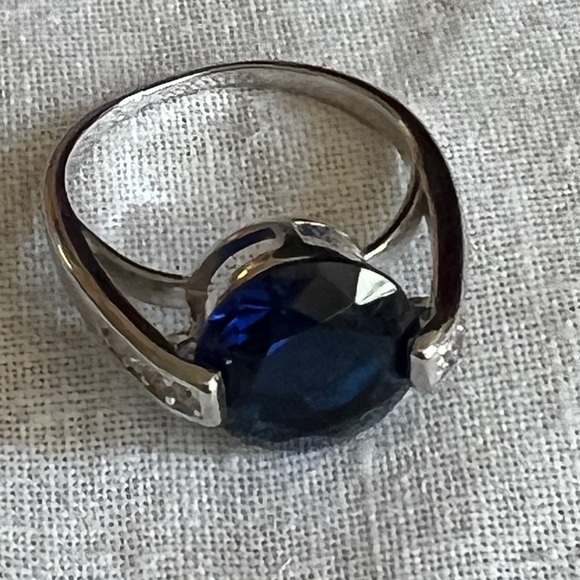 3 ct Sapphire Ring - Picture 6 of 7